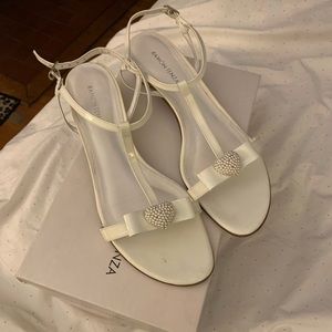 Ramon Tenza pearl heart/bow sandals. 8.5